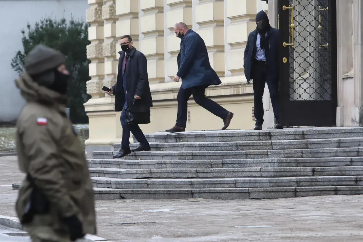 Spotkanie ws. szczepień. KO: Rząd chce się dzielić porażką z opozycją. Terlecki: Były też elementy humorystyczne