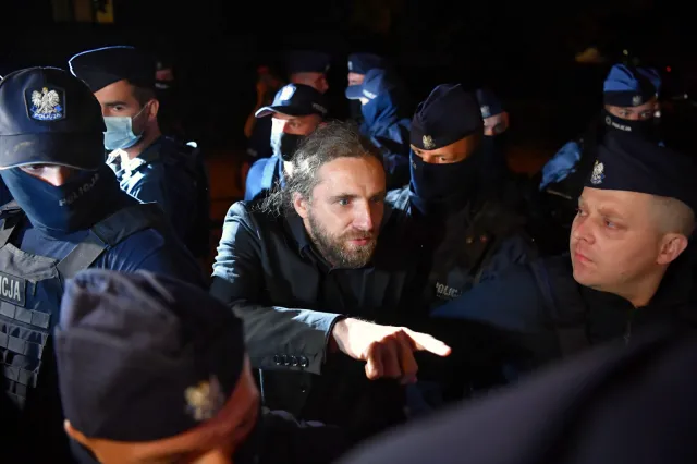 Policja wszczyna czynności w sprawie ataku na posła Sośnierza