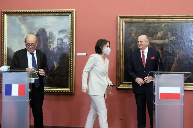 Spotkanie szefów MSZ Polski, Francji i Niemiec. Rau: My, Europejczycy, znaleźliśmy wspólny język