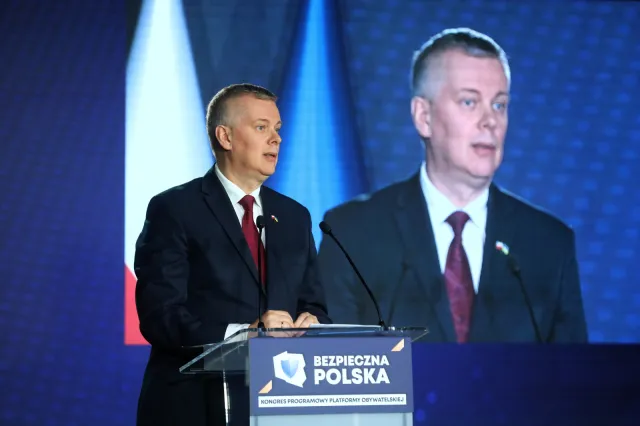 Siemoniak: Wzmocnienie wojska czy konfiskata majątków oligarchów nie wymagają zmian w konstytucji