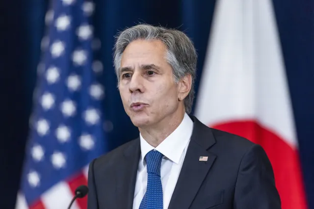 Blinken: Rosja wykorzystuje zaporoską elektrownię atomową jako tarczę nuklearną