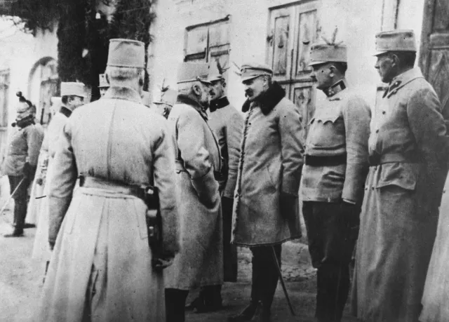 Tak Polska odzyskiwała niepodległość. Zobacz archiwalne zdjęcia [GALERIA]