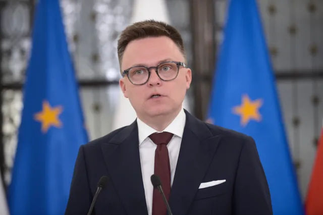 Hołownia o aborcji: Głosowaliśmy za wszystkimi projektami z troski o koalicję