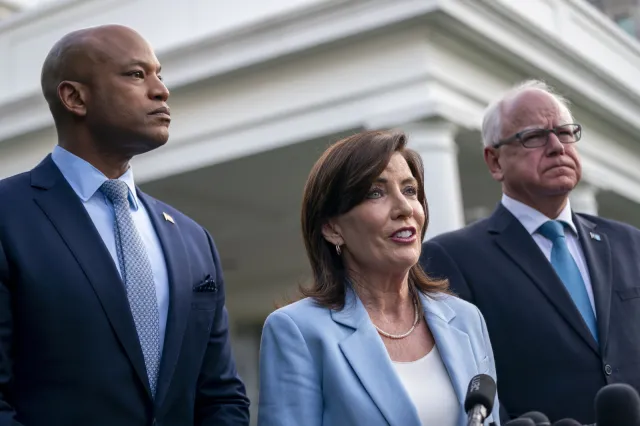 Gubernatorzy stanowi poparli Bidena. Pojawiły się też słowa krytyki po debacie wyborczej