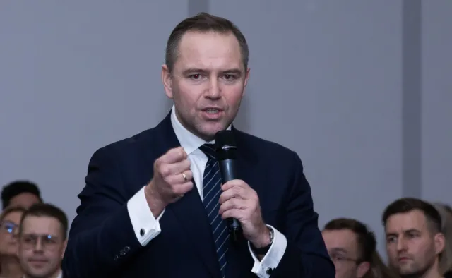 Wybory prezydenckie 2025. Nawrocki i Mentzen ze stratą [NAJNOWSZY SONDAŻ]