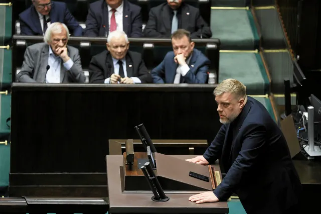 Wybory prezydenckie 2025. "Wam się nie chciało nawet pracować. To jest pana dzieło, panie premierze". Zandberg atakuje rząd Tuska