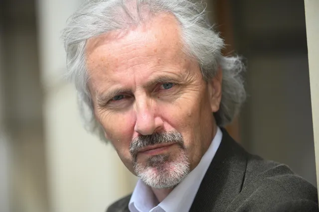 Podatek wojenny to nie żart. Ekspert wyjawia, gdzie w Sejmie jest "partia wojny" [WYWIAD]