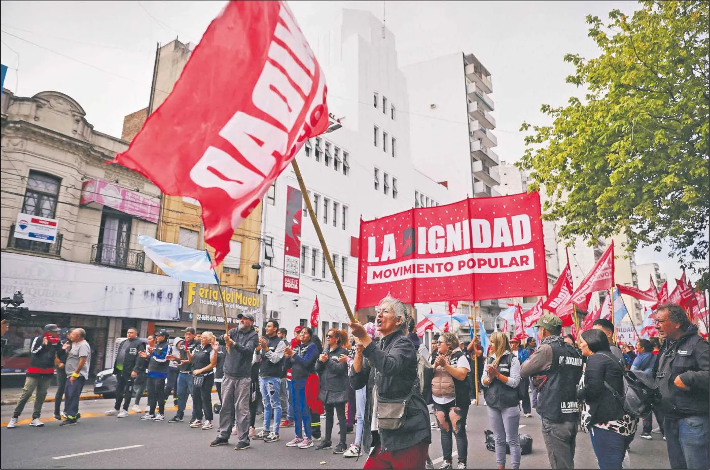 Buenos Aires bliżej rynku, ale reformy Mileia budzą protesty