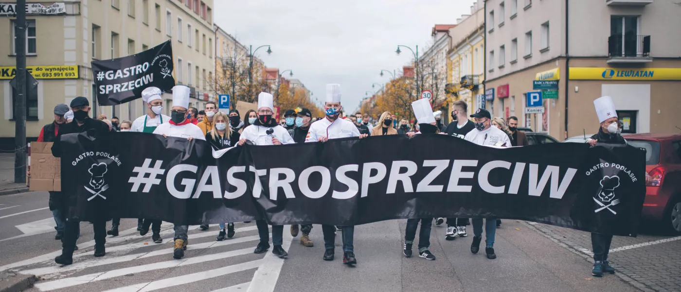 Są restauratorzy, którzy mimo zakazu przyjmują gości. Na pokrycie kosztów prawników zbierają fundusze w internecie