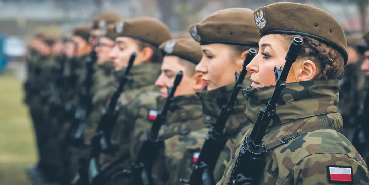 Miały nasycać pole walki patriotyzmem, a trafiły do zamrażarki