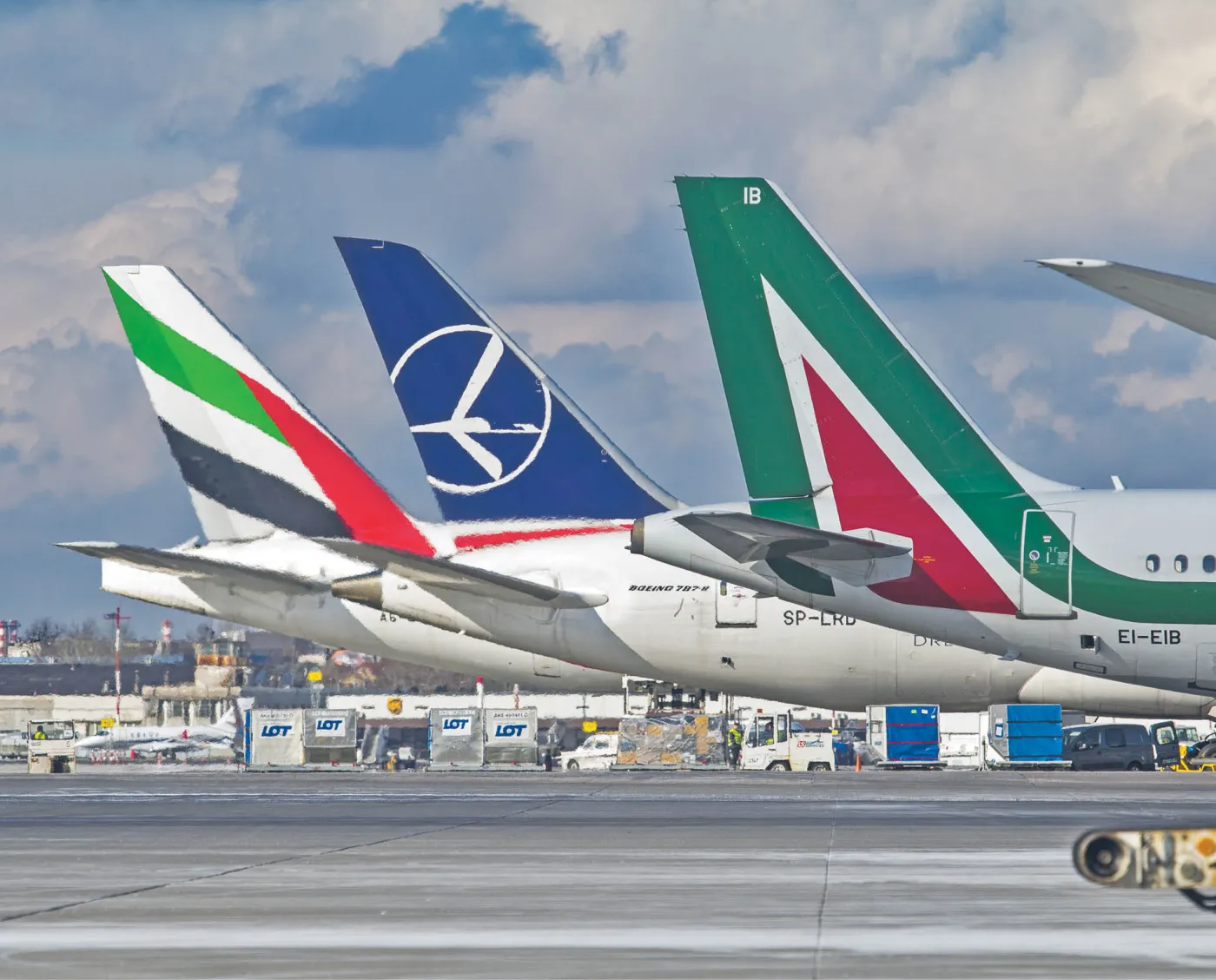 Zyski i inwestycje – jak rozwijają się Porty Lotnicze