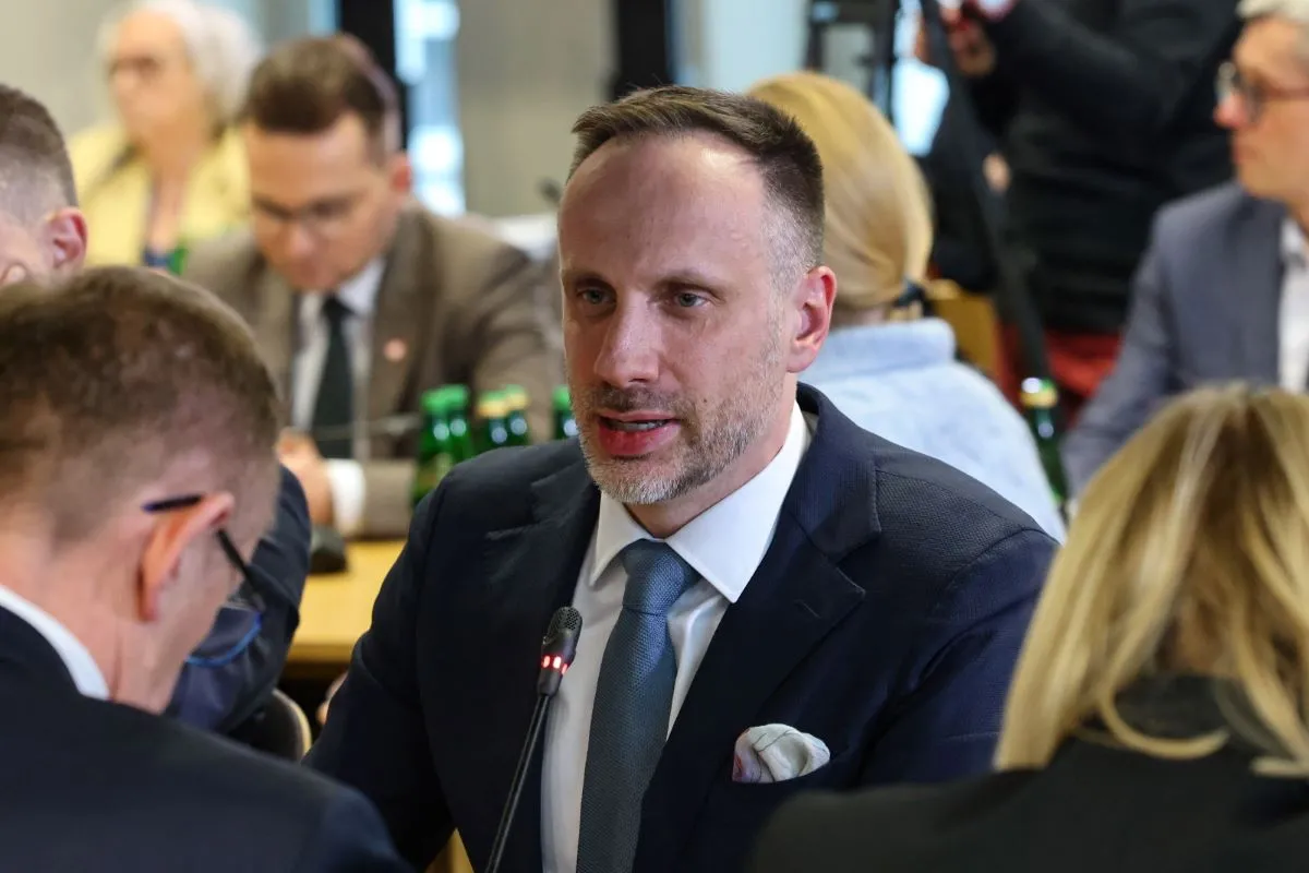 Janusz Kowalski odchodzi z klubu PiS. Dokąd przechodzi?