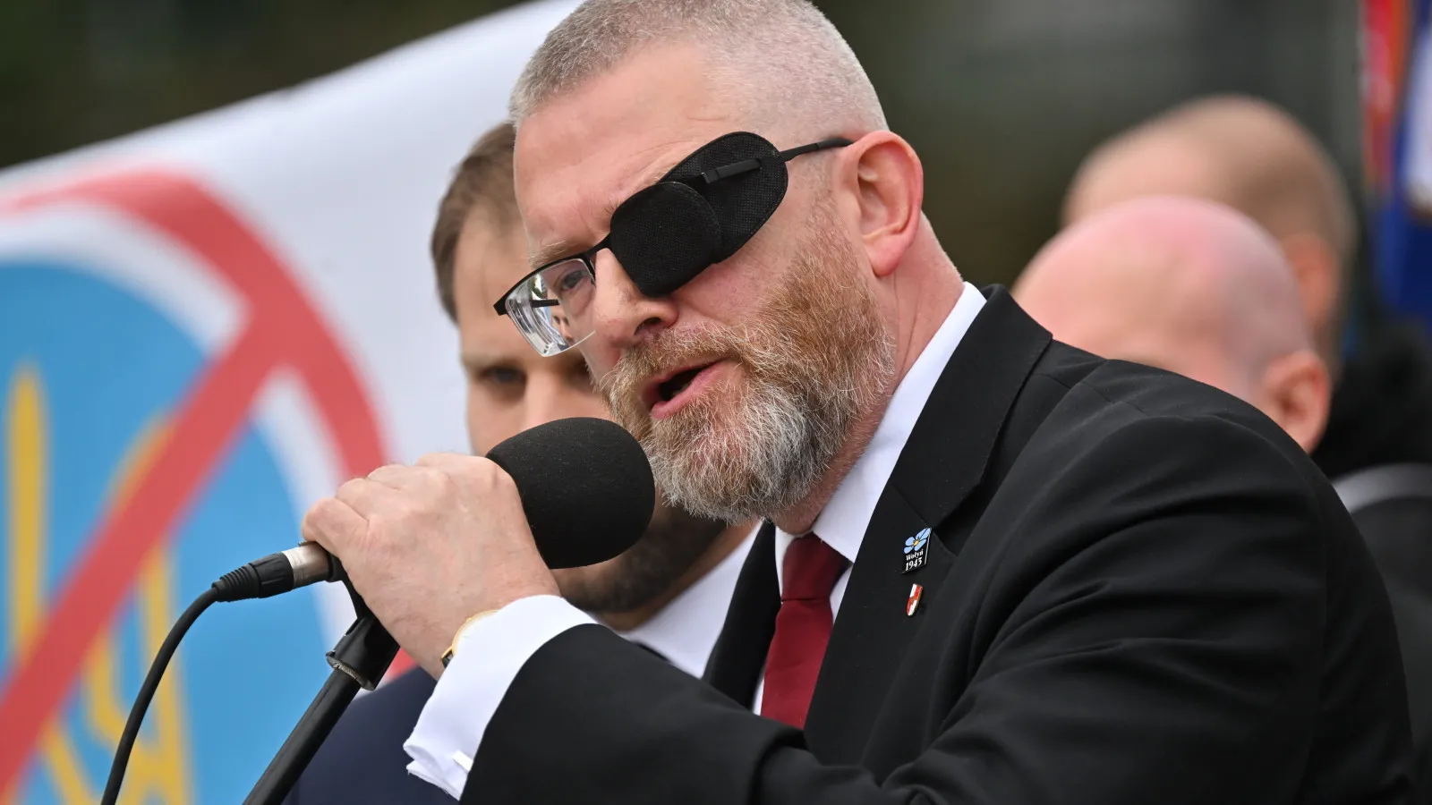 Grzegorz Braun może zostać zatrzymany? Prokuratura zwróciła się do PE o zgodę