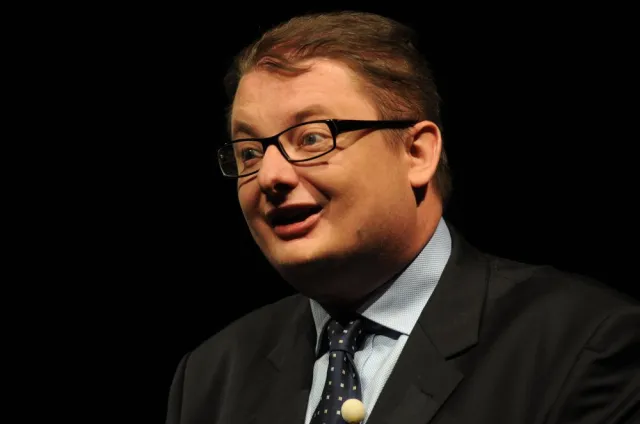 Kamiński: Kaczyński nie wierzy w zamach w Smoleńsku i doskonale widzi, że Macierewicz robi ludzim wodę z mózgu