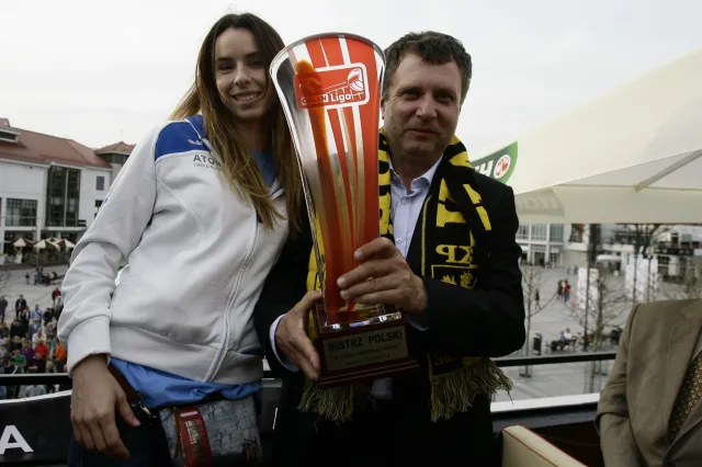 Kolejna afera w PO: Chodzi o klub sportowy, a zamieszani są koledzy Tuska i Nowaka