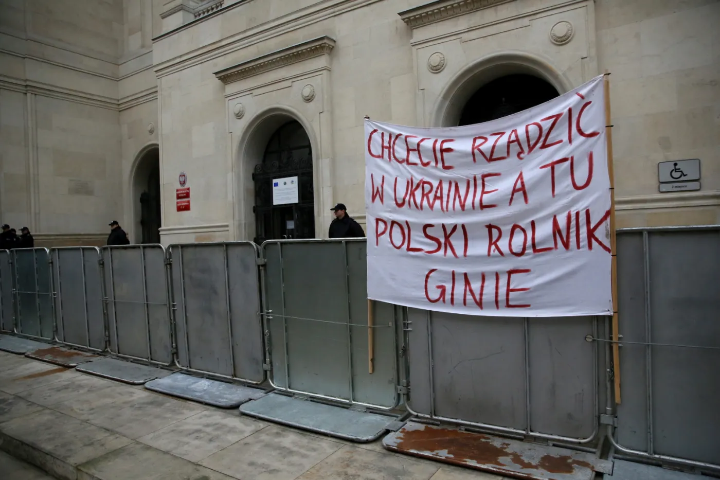 2077621-protest-rolnikow.jpg