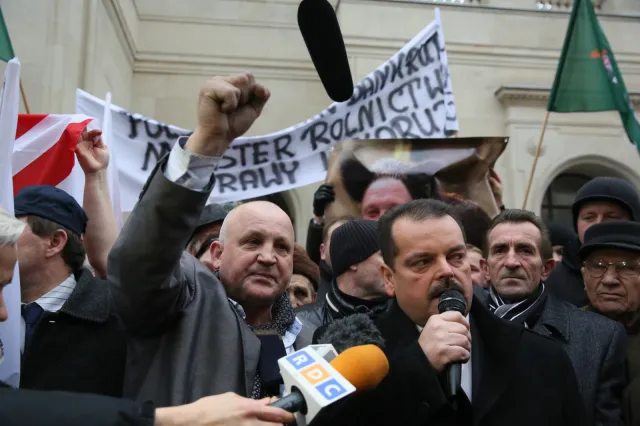 Izdebski zgłosił protest rolników. Tysiące rolników zbierze się w czwartek pod kancelarią premiera