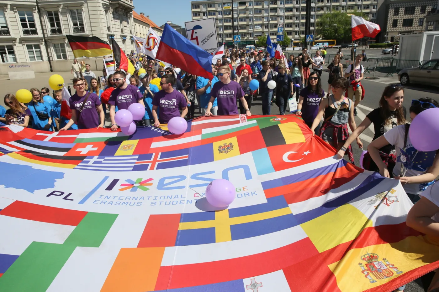 Pod hasłem "Tu jest Europa!" przez Warszawę przeszła Parada Schumana