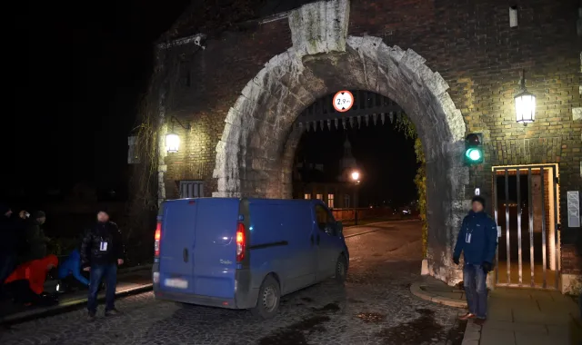 Na Wawelu rozpoczęły się przygotowania do ekshumacji Lecha i Marii Kaczyńskich