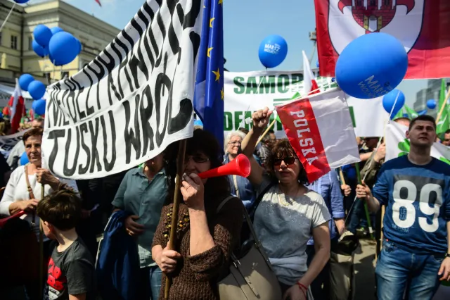 Sprzeczne informacje o liczbie uczestników "Marszu Wolności". Policja: 12 tys. osób, stołeczny ratusz: 90 tys.