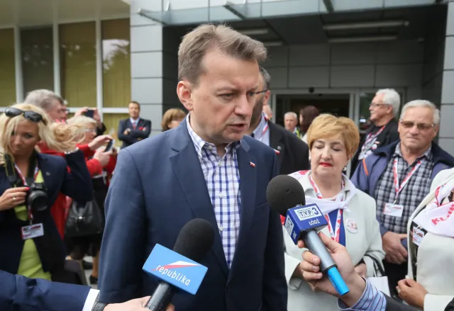 PO pyta Błaszczaka, czy "córką leśniczego" jest jedna z policjantek