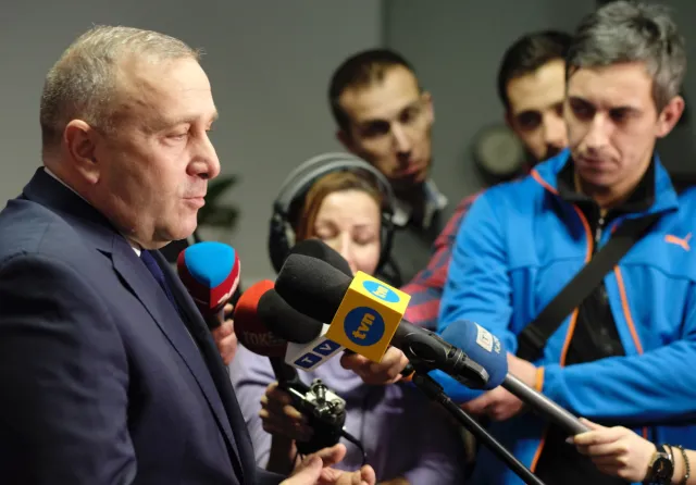 Schetyna: zmienia się "kukiełka"; rządzić będzie dalej Jarosław Kaczyński