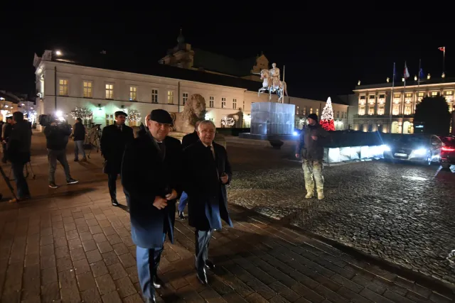 W Pałacu Prezydenckim trwa spotkanie klubu PiS z prezydentem Dudą