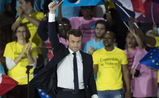 Francja: En Marche! Macrona może być największą partią w parlamencie [SONDAŻ]