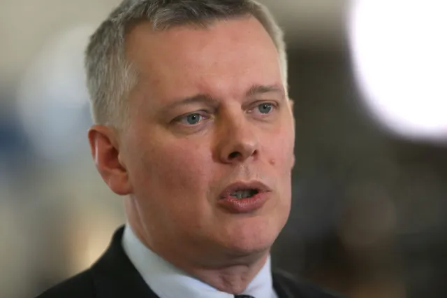 Siemoniak odpowiada Macierewiczowi. "Sto ataszatów? Jak ten człowiek mógł być ministrem obrony?"