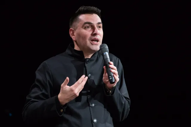 Remigiusz Grzela nowym kierownikiem literackim Teatru Żydowskiego w Warszawie