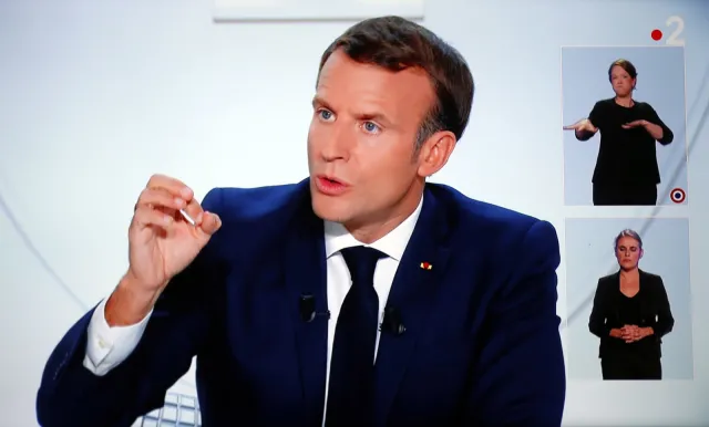 Koronawirus we Francji: Macron ogłosił wprowadzenie godziny policyjnej w części kraju