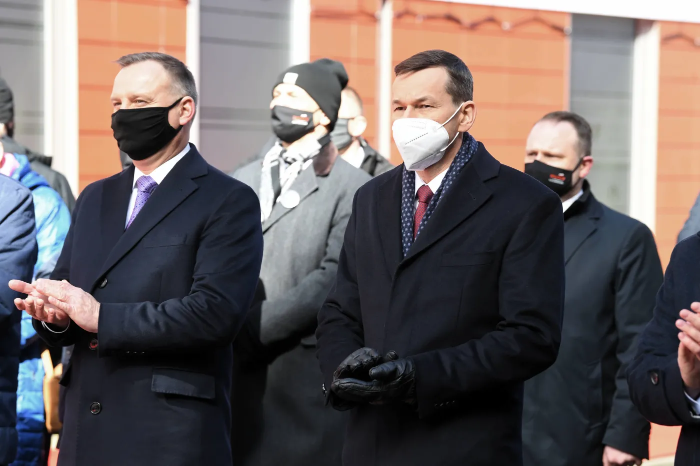 Większość Polaków negatywnie ocenia rząd, prezydenta i premiera [SONDAŻ]
