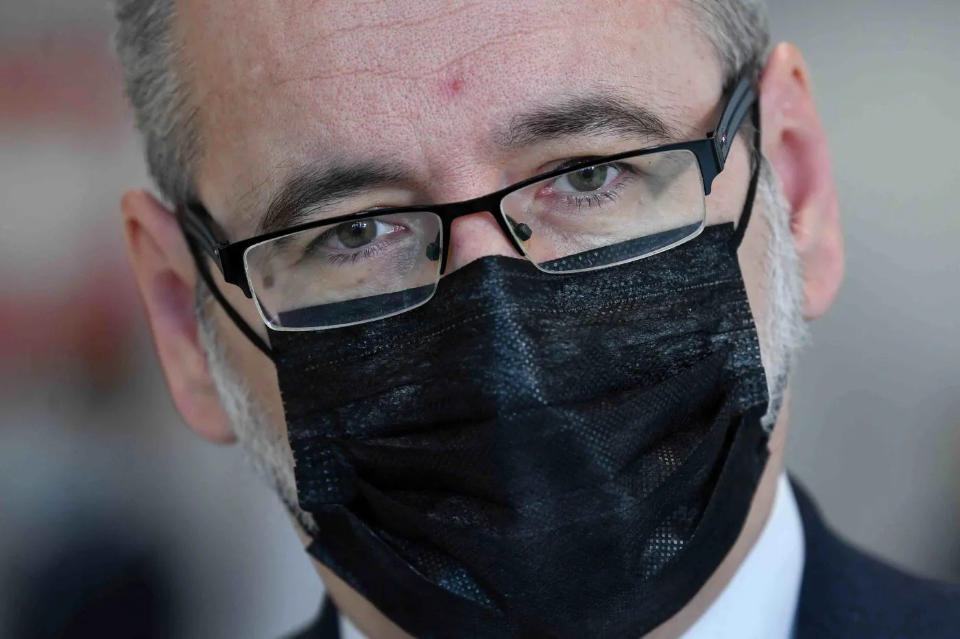 Niedzielski: Od dziś wprowadzamy certyfikaty covidowe