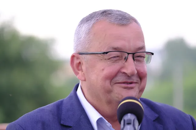 Adamczyk: Dostępność komunikacyjna w kraju to strategiczny plan PiS
