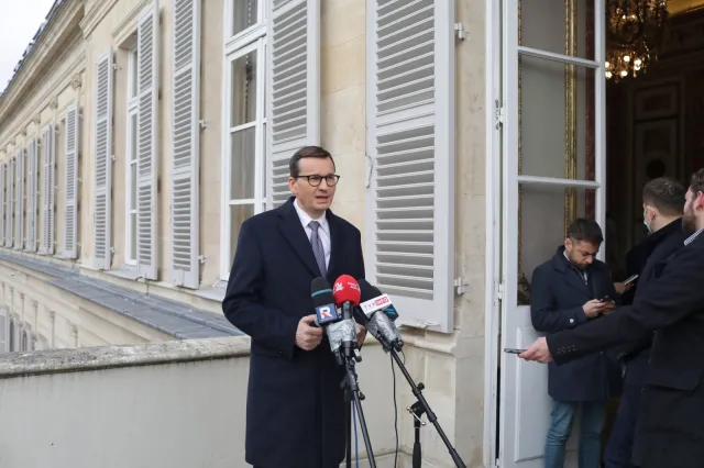 Premier o rozmowie z Macronem: Mówiłem o obawach dotyczących m.in. sytuacji na granicy