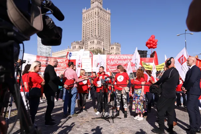 "Znalezienie i utrzymanie profesjonalnej kadry stało się wyzwaniem". Protest pracowników sądów i prokuratury