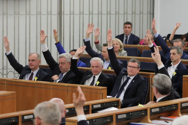 Senat przyjął ustawę sankcyjną. Jedna z poprawek dotyczy zakazu importu gazu LPG z Rosji