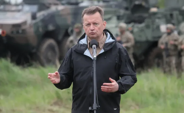 Błaszczak: Ważne, by WP było wyposażone w sprawdzony sprzęt, a takim jest ten produkowany w Korei Płd.