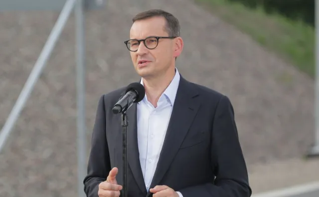 Morawiecki: Odra jest tak skażona chemikaliami, jak Donald Tusk prawdomównością - czyli w ogóle