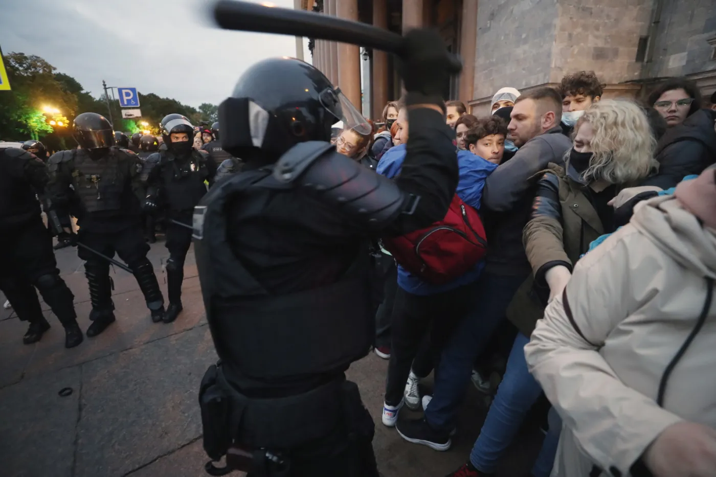 Rosjanie masowo otrzymują wezwania do wojska. Za udział w protestach - na front