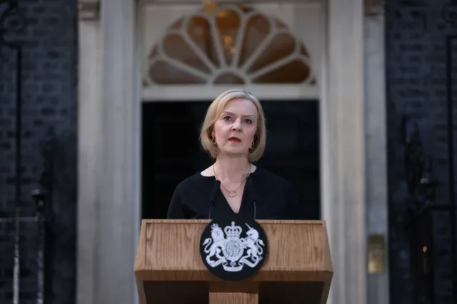 Kto zastąpi Liz Truss: Sunak, Mordaunt czy... Boris Johnson?