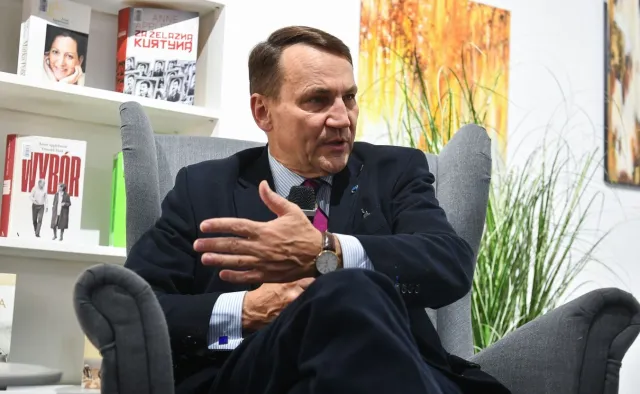 Powiązania Sikorskiego z instytucjami z ZEA to kropla w morzu. Emiratczycy chcą wpływać na wybory