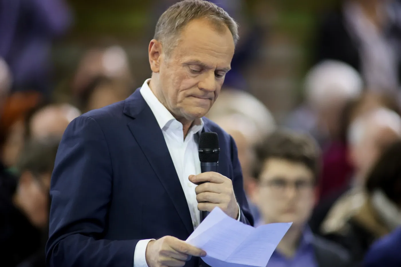 Tusk ostro o wypowiedzi Sasina: Nie pierwszy raz pozwala sobie na komunikat, dzięki któremu grający na giełdzie mogą zarobić kokosy