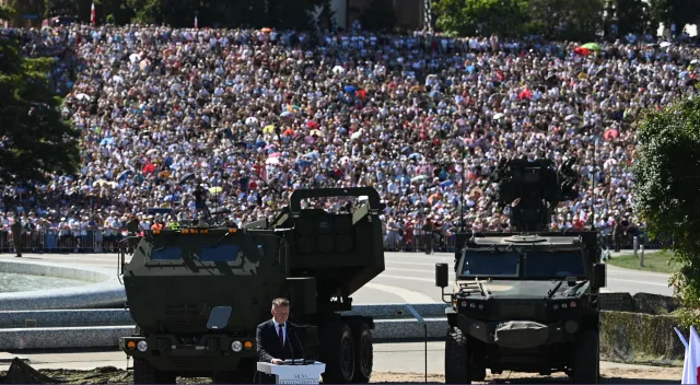 Szef MON na defiladzie: Widać siłę polskiej armii, to, jak wiele się zmieniło