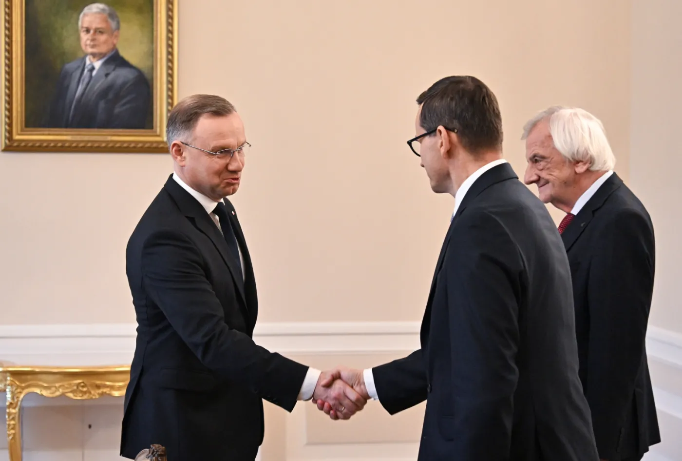 PiS deklaruje gotowość do stworzenia rządu, ale szykuje się do wariantu opozycyjnego