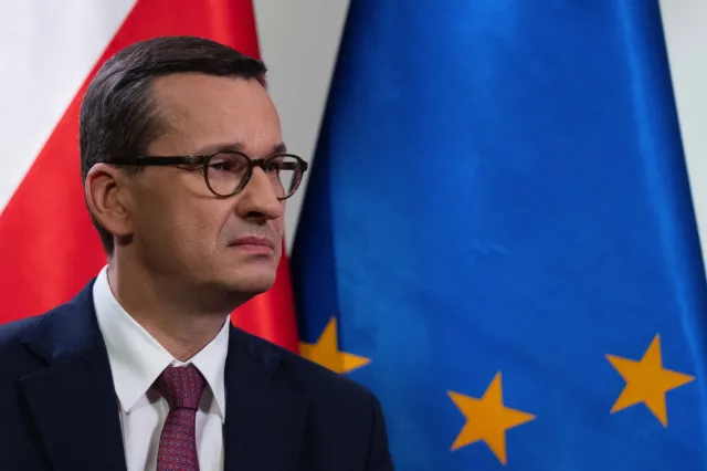 Awaryjne lądowanie w Mińsku. Morawiecki: Porwanie cywilnego samolotu to bezprecedensowy akt państwowego terroryzmu