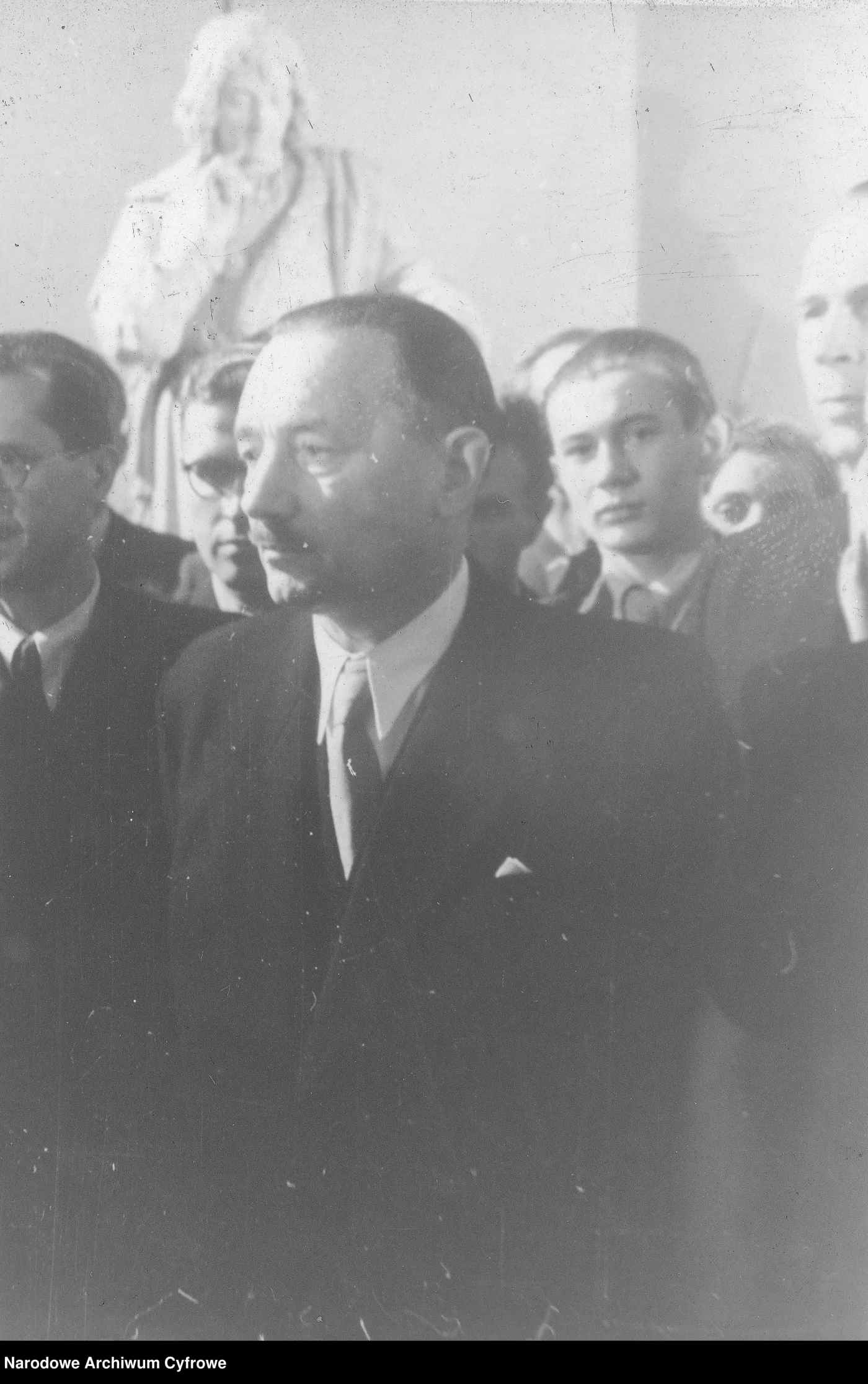 Bal sylwestrowy komunistycznego rządu w 1947 roku. Wejście Bolesława Bieruta.