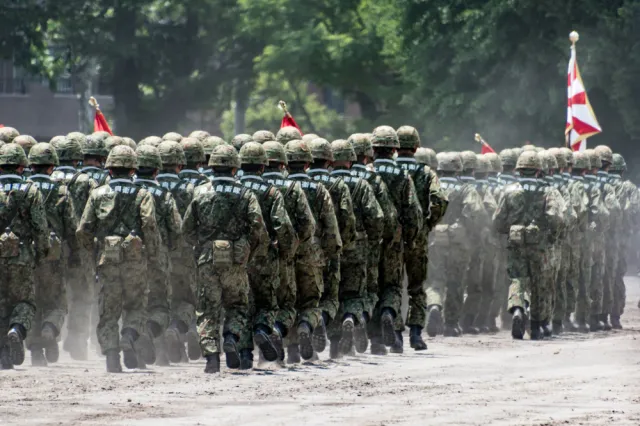Japonia się zbroi i rozszerza sojusze na Europę