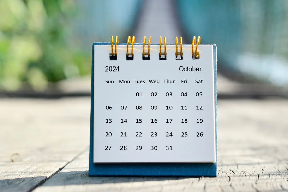 Październik 2024 – godziny pracy i dni wolne [KALENDARZ]