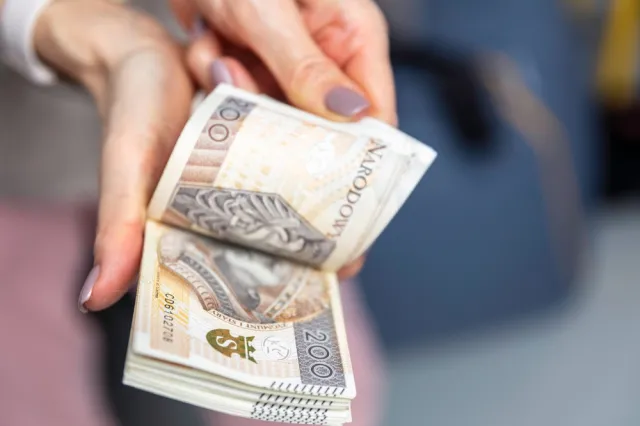 Płaca minimalna 2025. O ile wzrosły wynagrodzenia "na rękę"?